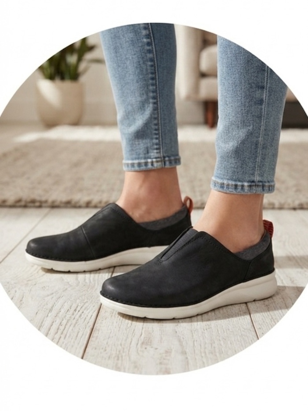 Clarks Artisan Unstructured Un Rio Step Black Nubuck Slip-On Sneakers